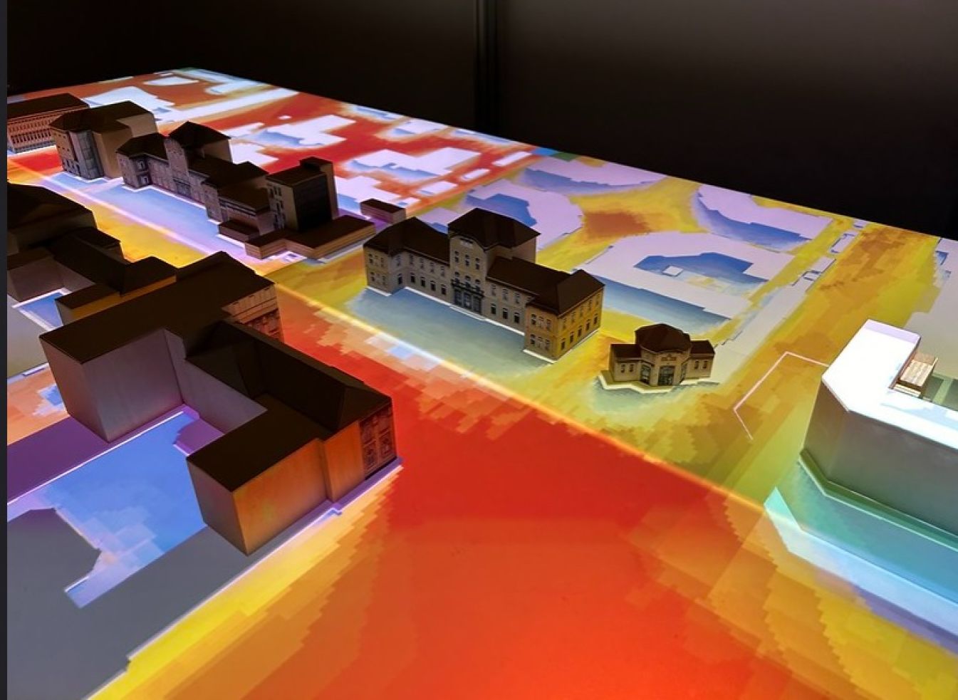 Luminous Planning Table: trasformare le città attraverso l'innovazione collaborativa