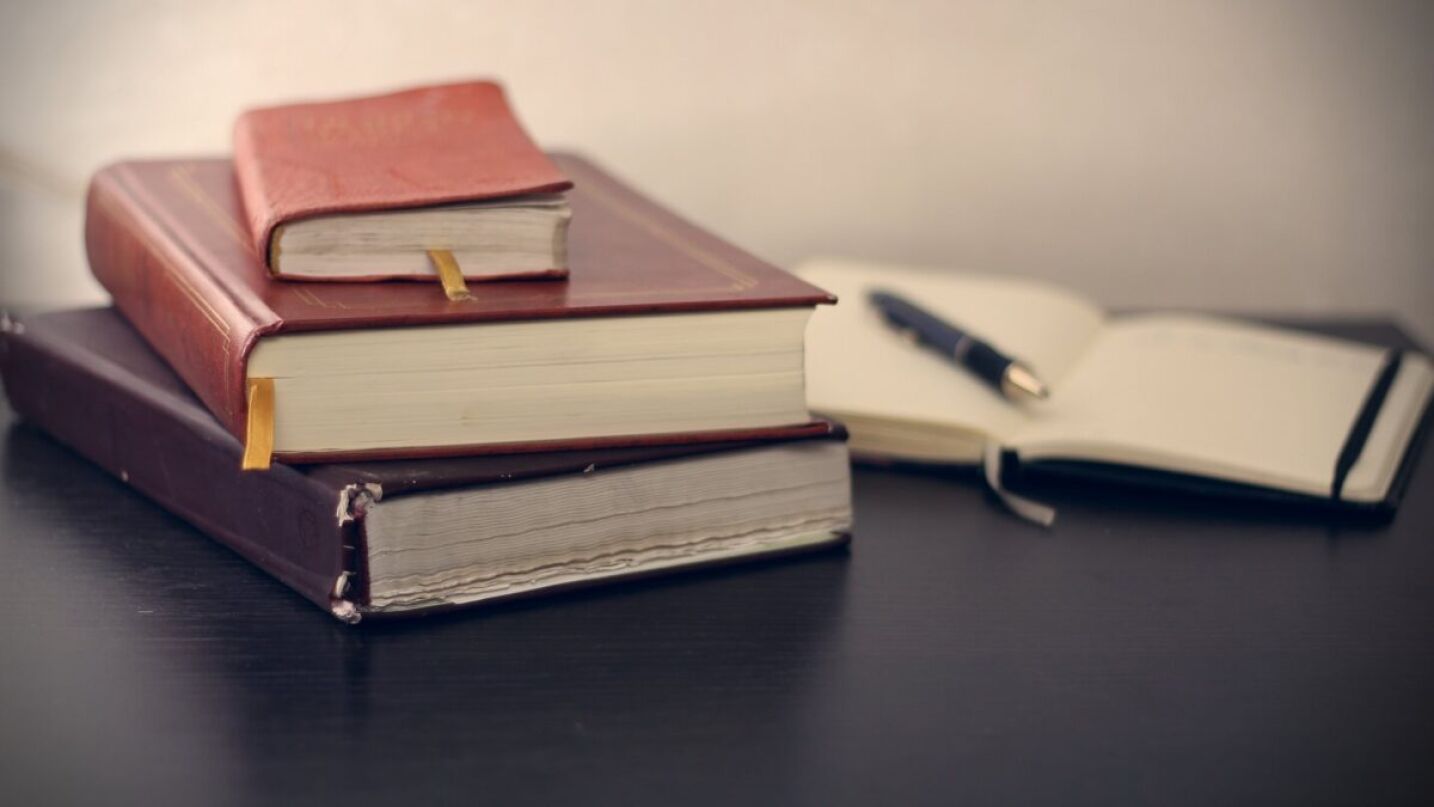 The Right to Work in Vulnerable Contexts: A 